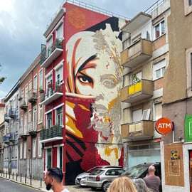 Lizbona: Kickstart Street Art Walking Tour