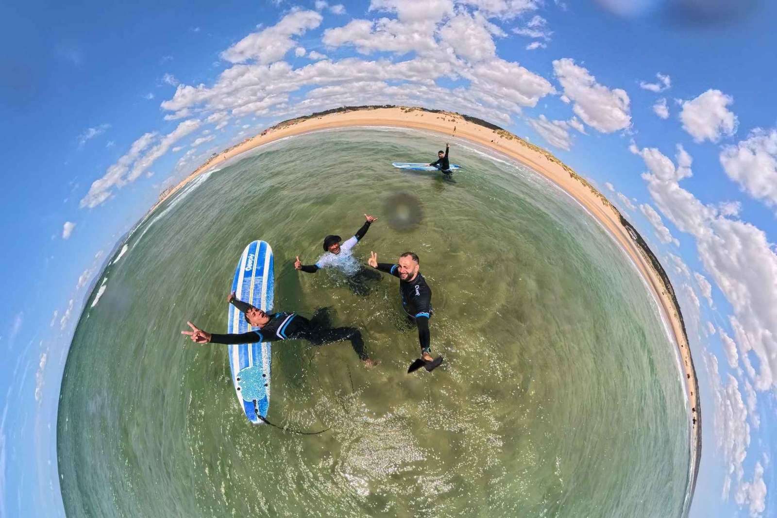 Lizbona: Lekcja surfingu na plaży Costa de Caparica