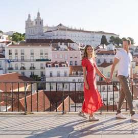 Alfama: Niezapomniana sesja zdjęciowa z lokalnym fotografem