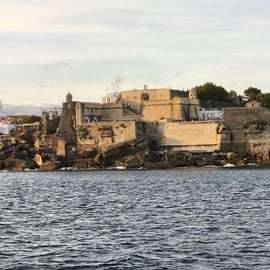 Sekrety wybrzeża Cascais: 90-minutowy rejs z bezpłatnymi napojami