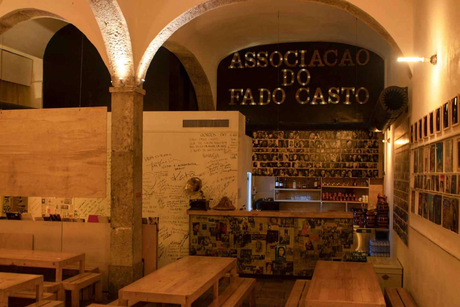 Lizbona: Noc Fado z kolacją w klubie Fado