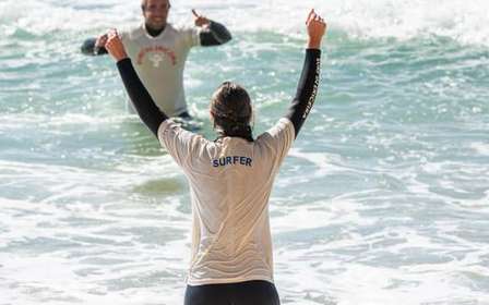 Ericeira: Grupowa lekcja surfingu z lokalnymi instruktorami