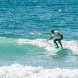 Ericeira: Grupowa lekcja surfingu z lokalnymi instruktorami