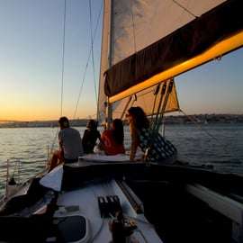 Go Sailing - Żeglarska wycieczka po Lizbonie z winem i przekąskami