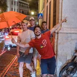 Lizbona: Pub Crawl z otwartym barem i wstępem do klubu VIP