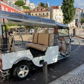 Lizbona: 2-godzinna wycieczka TukTuk z bezpłatnym odbiorem