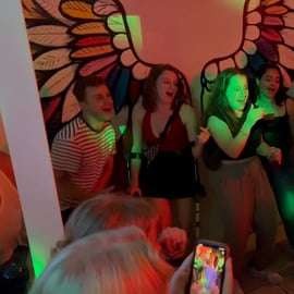 Pub Crawl w Lizbonie: Nielimitowane drinki, shoty i wejście do klubu V.I.P.