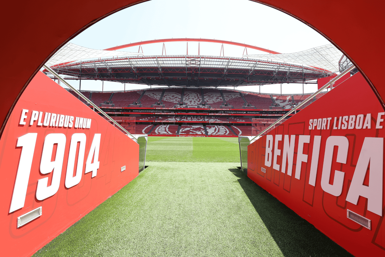 Lizbona: zwiedzanie stadionu Benfica Luz z pamiątkowym szalikiem