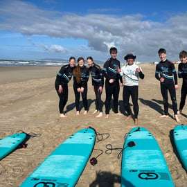 Lizbona: Lekcja surfingu na plaży Costa de Caparica